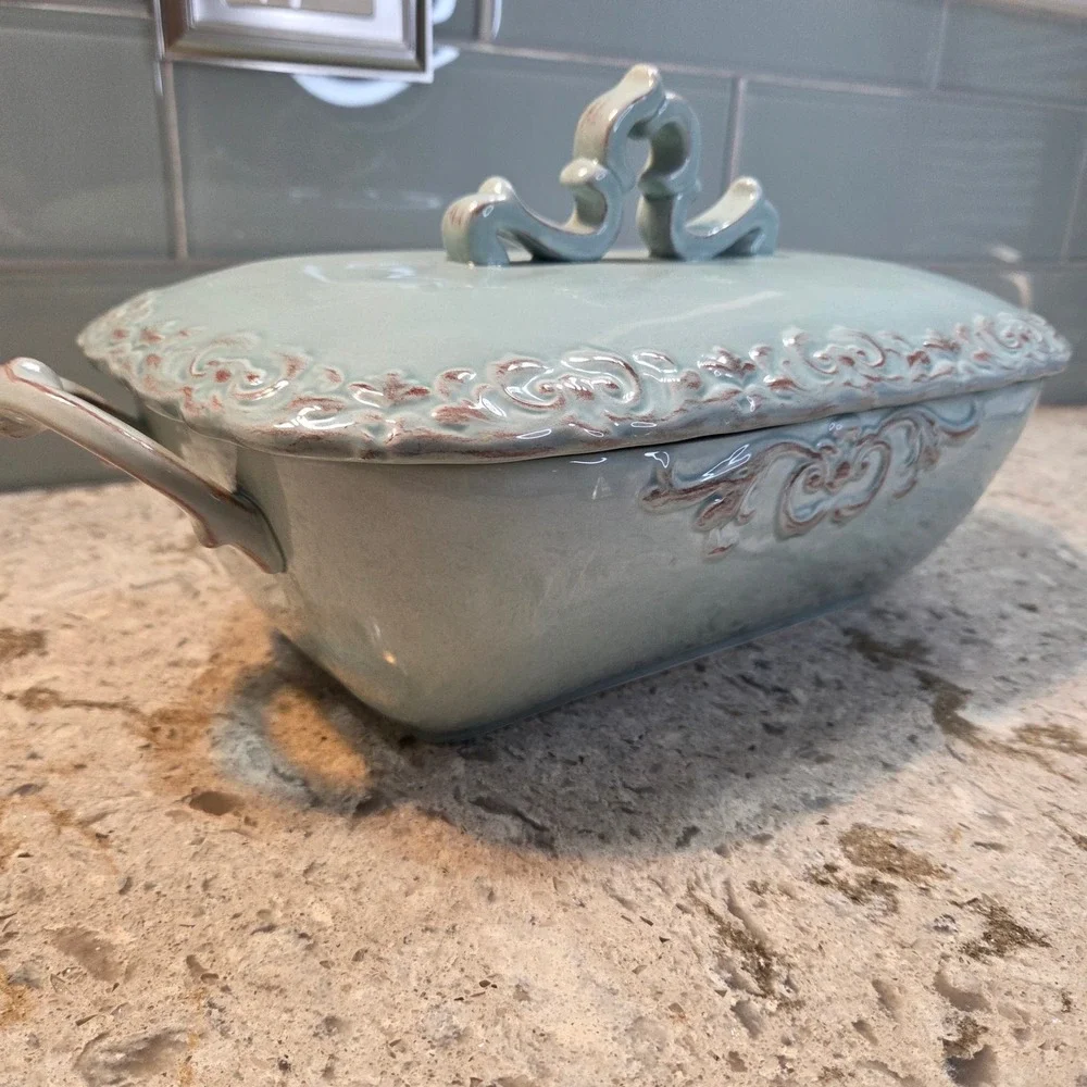 VTG Home Essentials & Beyond Madison Light Blue Ceramic Lidded Tureen Dish